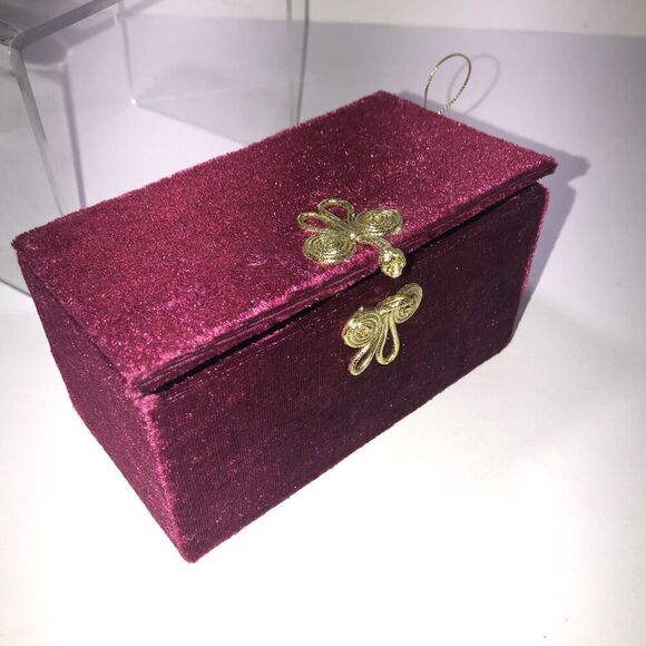 Li Bien WINGED ANGEL Reverse Hand Painted Glass Ornament 2003 pier one 1pc - Picture 2 of 7